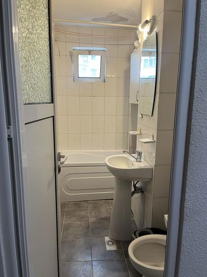 Inchiriez garsoniera zona Auchan Titan - 8