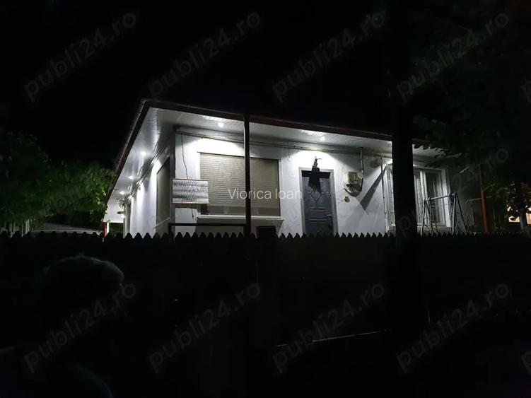 Vand casa cu teren in Barlad,zona privilegiata,str.A.Vlaicu 26.Am coborat pretul 85..000 euro. Vand casa cu teren in Barlad,zona privilegiata,str.A.Vlaicu 26.Am coborat pretul 85..000 euro.