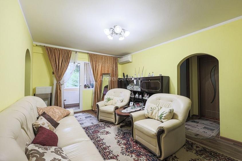 Apartament, la etajul 1, cu balcon spre zona verde, malul Muresului