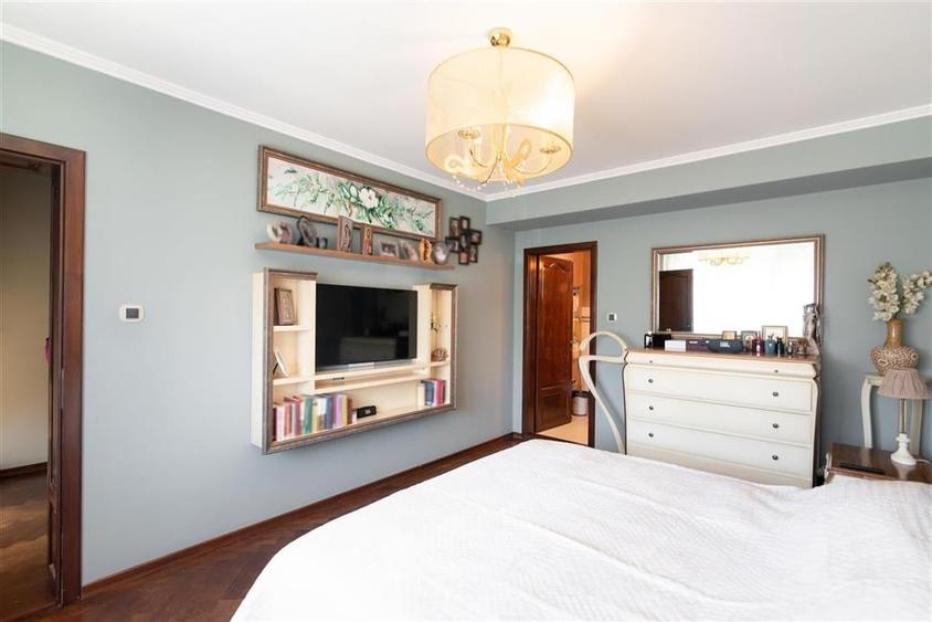 RECO Vila cu 5 camere str. Apateului- zona Nufarul - 15