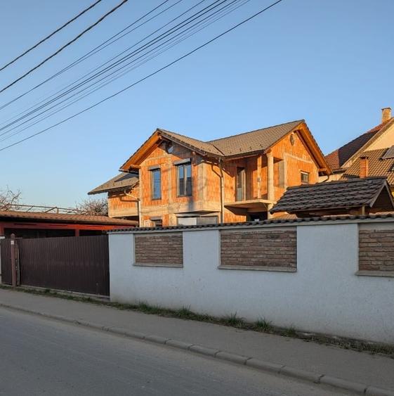 Proprietate de colt 2 intrari din strazi diferite intimitate rara - 3