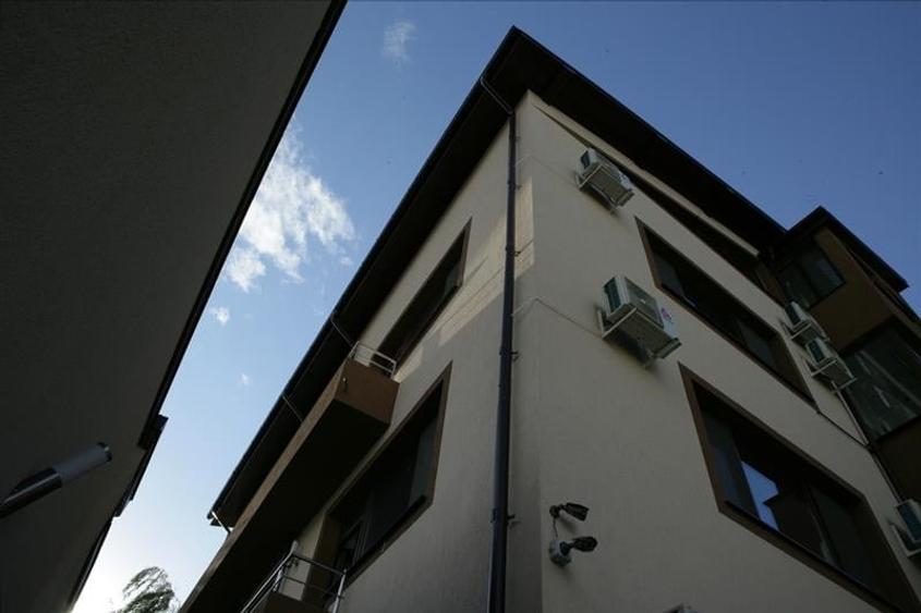 Cladire de birouri inchiriata, de vanzare, metrou Aurel Vlaicu - 1