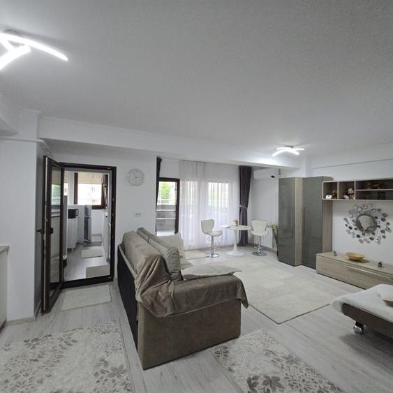 De inchiriat apartament in bloc NOU 0740,583zona central,582 - 2