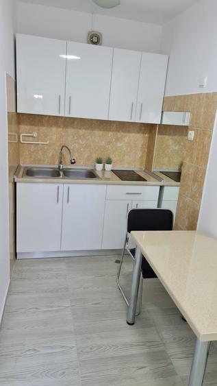 Garsoniera la 5 minute de metrou Eroii Revolutiei - 2