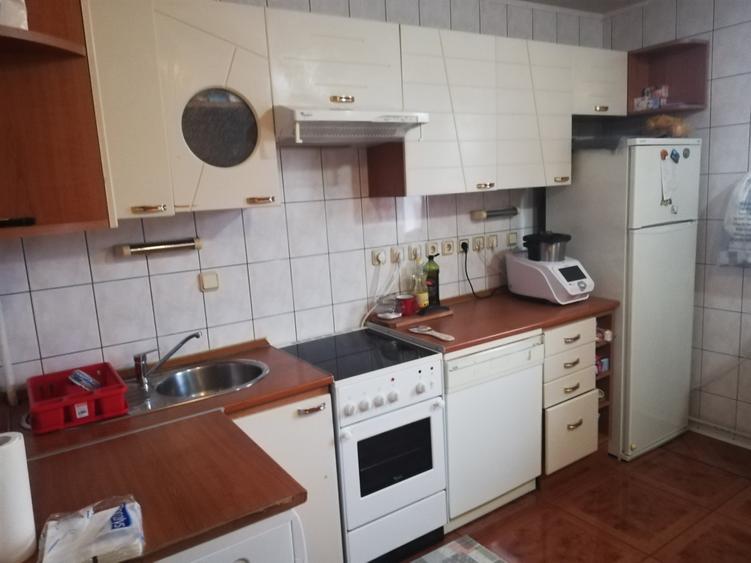 Inchiriez apartament 4 camere Micul Dallas - 2