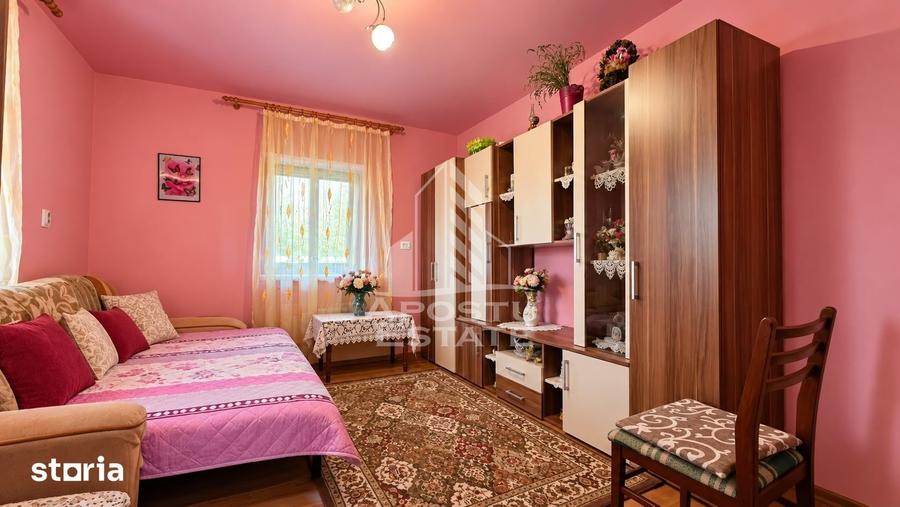 Casă cu 4 camere cu Teren 1260 Mp în Buteni