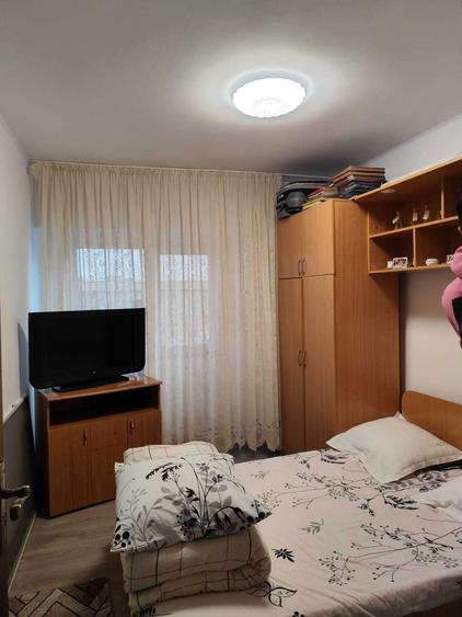 Vand Apartament 4 camere, decomandat, 81 mp utili, renovat - 4