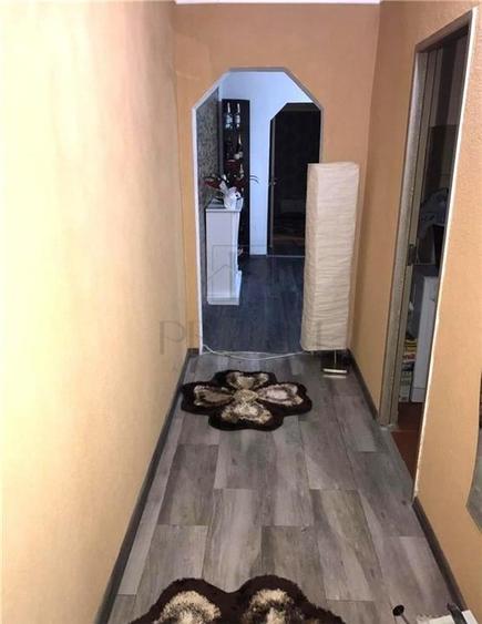 SOARELUI - ETAJ 1 - BLOC IZOLAT - 3 CAMERE - CENTRALA PROPRIE - BOXA - 11