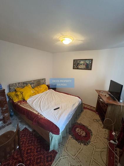 Casă cu garaj &acirc; str. Mărășești - 4