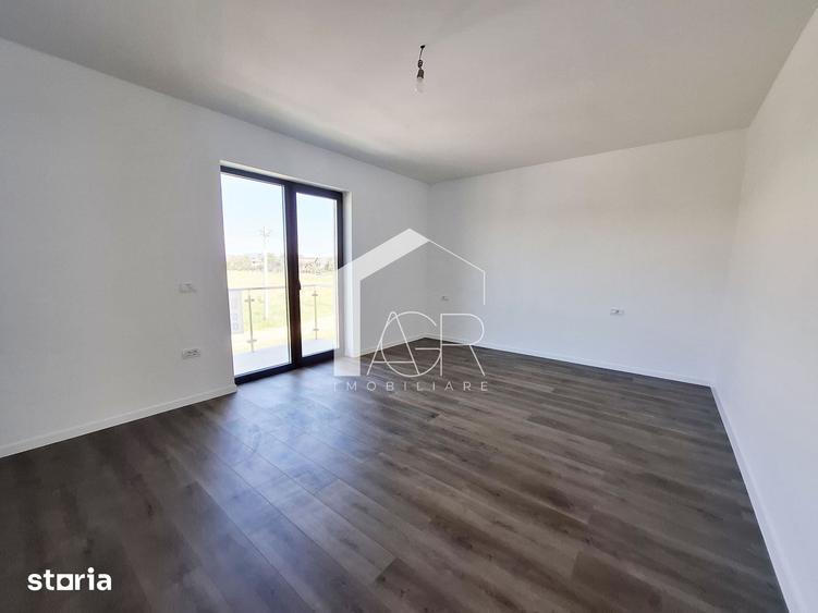 Casă cu 5 camere cu Teren 325 Mp în Păulești
