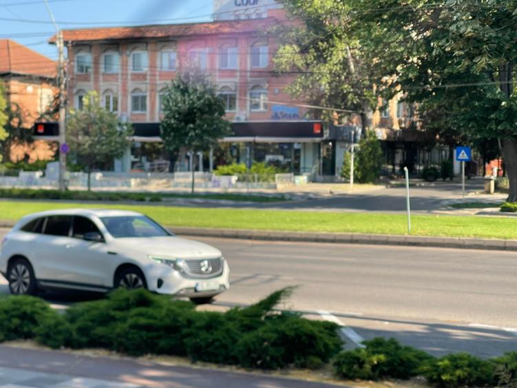 Proprietar, inchiriez spatiu comercial situat pe artera principala din Galati - 9