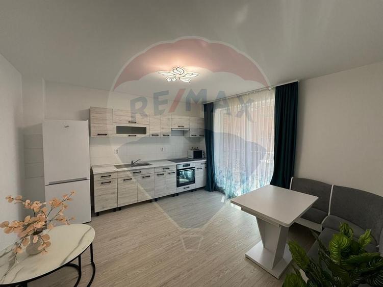 Apartament cu 2 camere de închiriat - 1