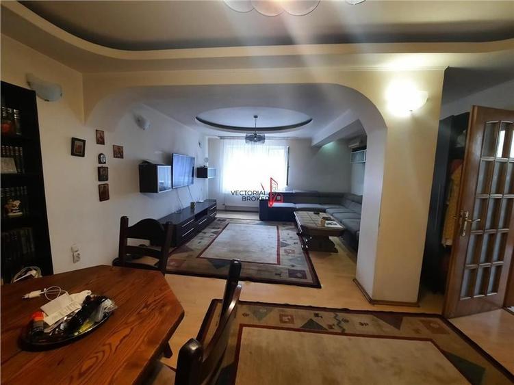 Vila 2 etaje, curte generoasa Vatra Luminoasa - 2