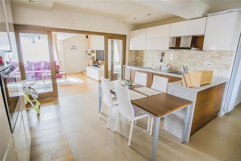 FILM ! Pe armonia a 1.100 mp teren/ gradina, Vila galanta,cu 3 apartamente disti - 10