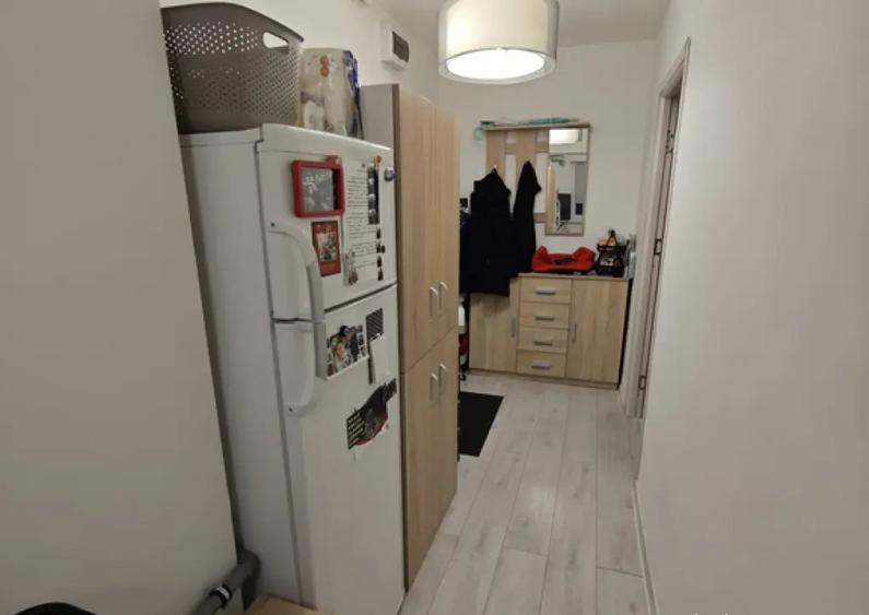 Apartament spa?ios 2 camere decomandat - PETRO?ANI - 3