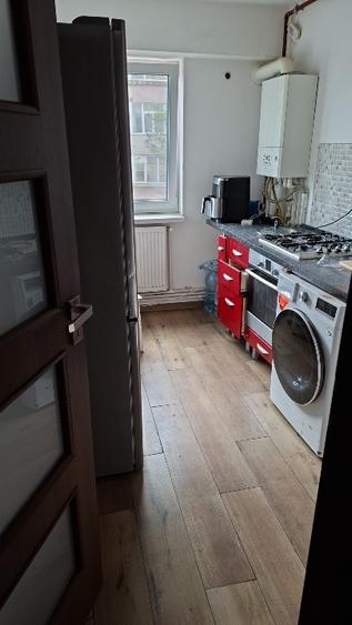 Apartament cu 3 camere decomandat în Casa de Cultură