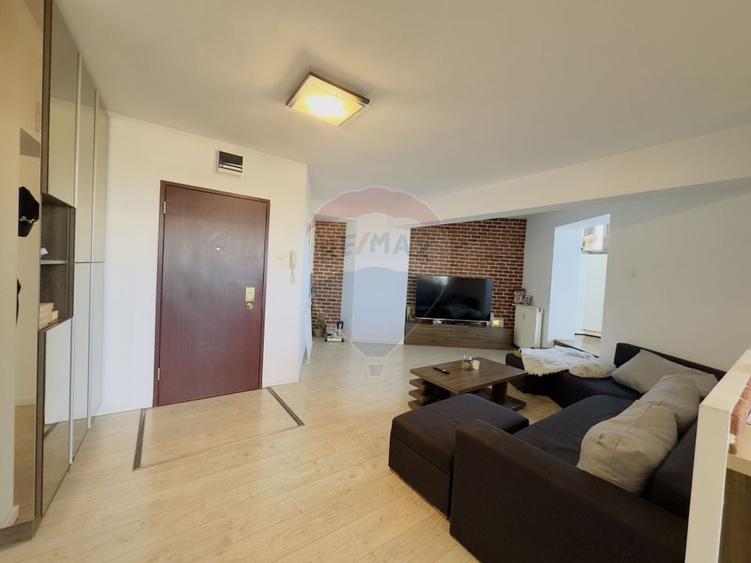 Apartament cu 3 camere + terasa inchisa (camera)  zona Decebal/Dacia - 2