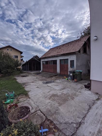 Casă cu etaj de vânzare, 5 camere, 2 băi, Dâmbu Rotund zona strada Livezeni - 29