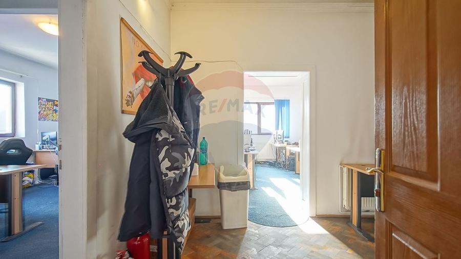 Vilă - DE INCHIRIAT - pentru diverse businessuri - 21