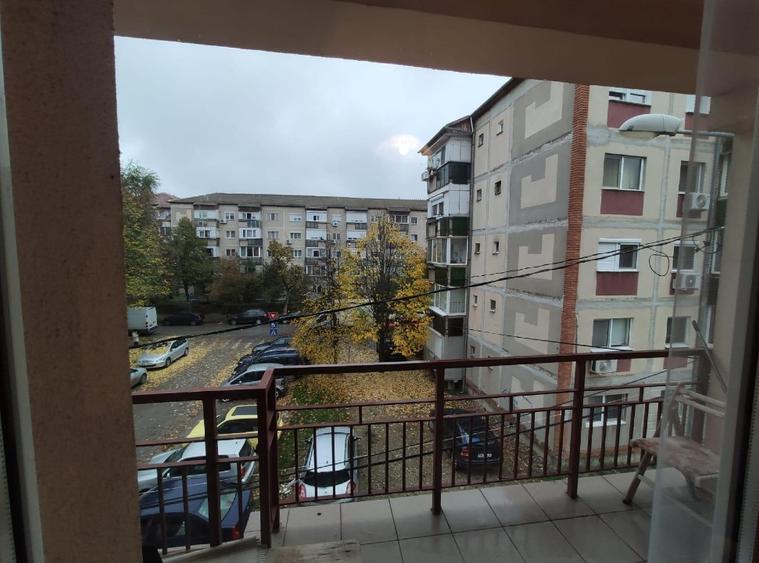 De  închiriat  apartament 2 camere ,zona Lipovei, bloc 2008, et 2, l - 9