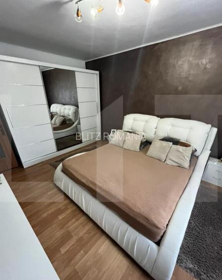 Apartament cu 4 camere, zona Sagului