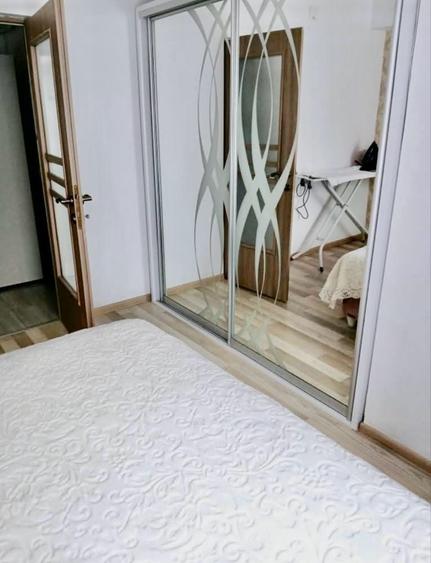 Apartament 3 camere , zona Tractoru - 3