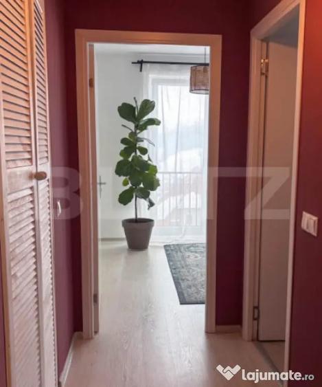 Apartament cu 3 camere semidecomandat în Baciu