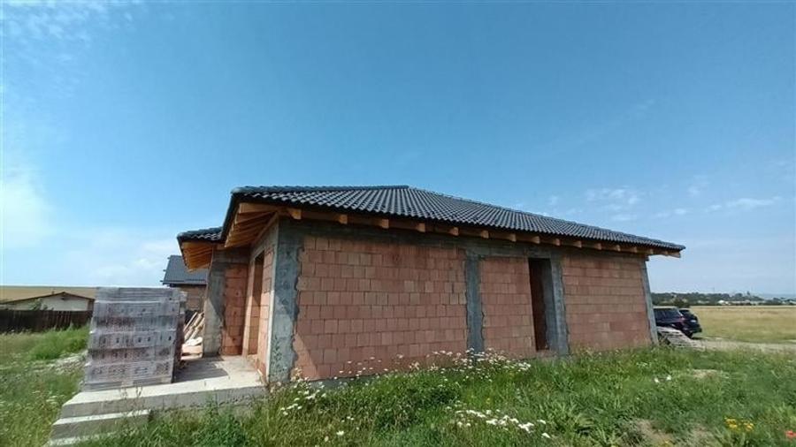 Casa la 15 minute de Brasov, DJ 112A, la rosu sau finalizata la cheie - 9