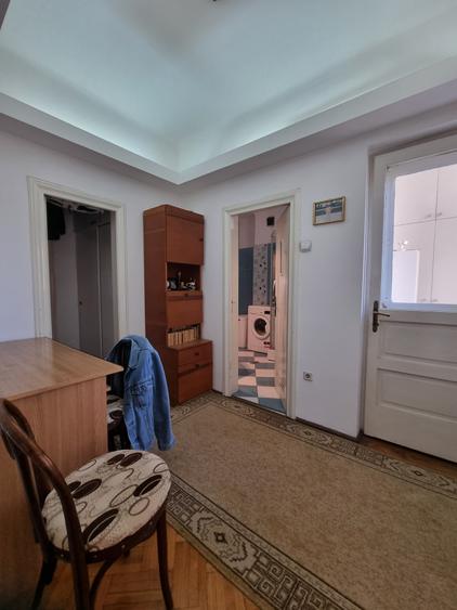 Dacia - 3 Camere - Garaj - Curte - 13