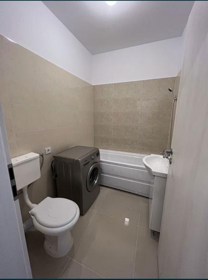 Inchiriez garsoniera Militari Residence 330 euro - 3