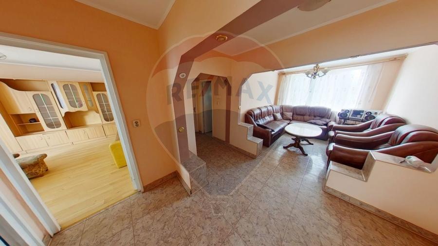 Apartament cu 4 camere de vanzare in zona Vest - 6