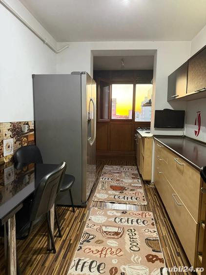 De inchiriat apartament cu 3 camere zona centrala - 2