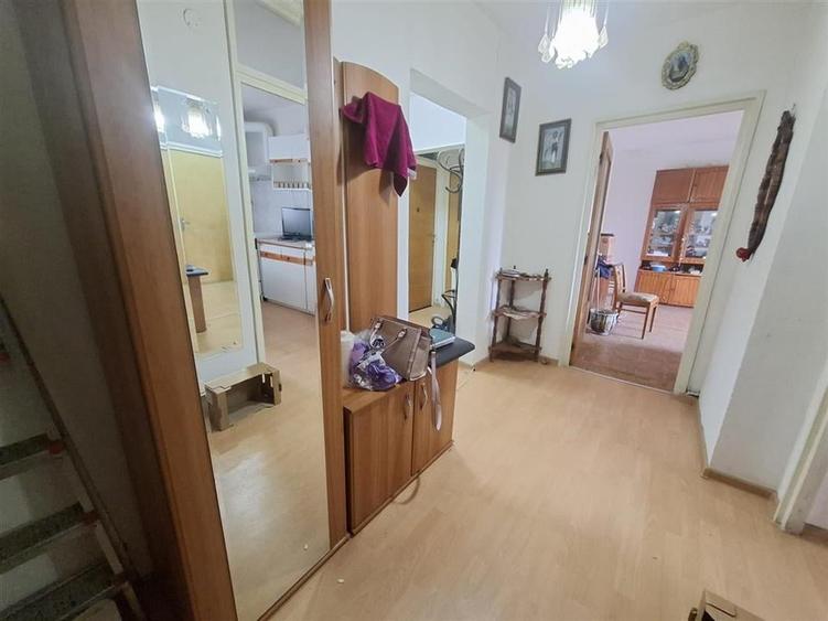 Apartament decomandat 3 camere 2 bai balcon zona Terezian - 26