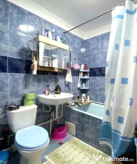 Apartament cu 6 camere decomandat în Central
