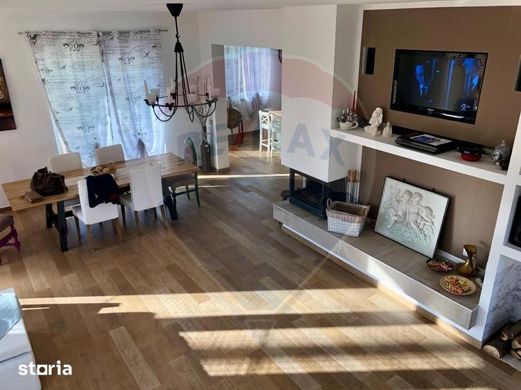 Casă cu 5 camere cu Teren 700 Mp în Central