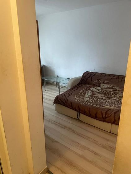 Garsonieră decomandată în Confecții