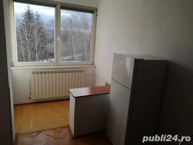 Garsonieră decomandată în Central