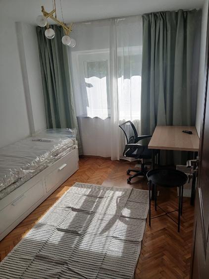 Apartament cu 3 camere decomandat în Zorilor