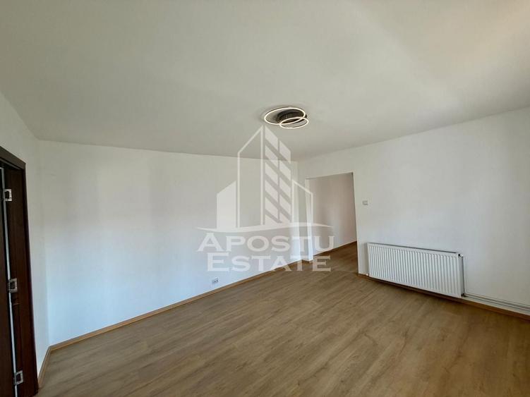 Apartament cu 2 camere semidecomandat în Soarelui