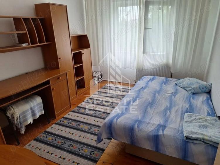 Apartament cu 3 camere decomandat în Soarelui