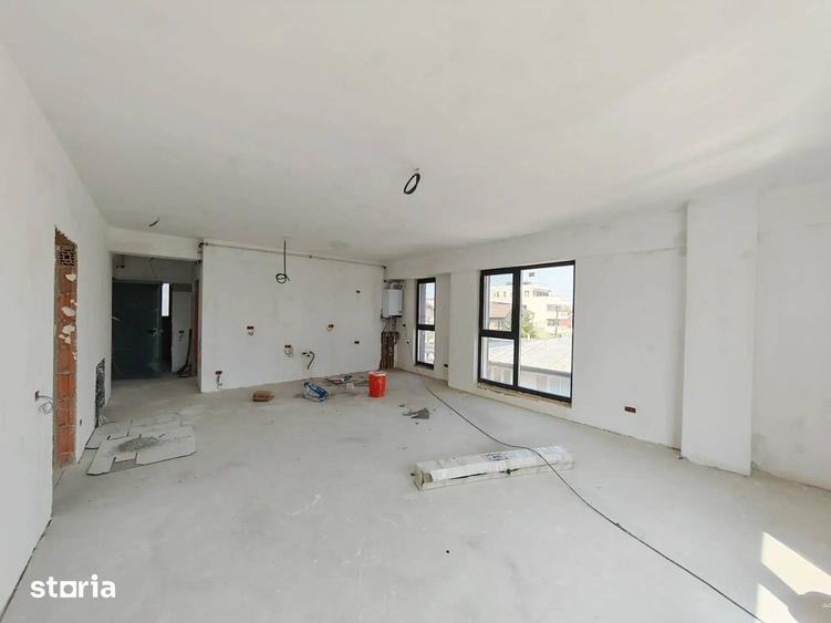 Apartament cu 3 camere semidecomandat în Băneasa
