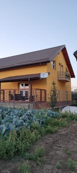 Casă cu 4 camere în Târgu Frumos