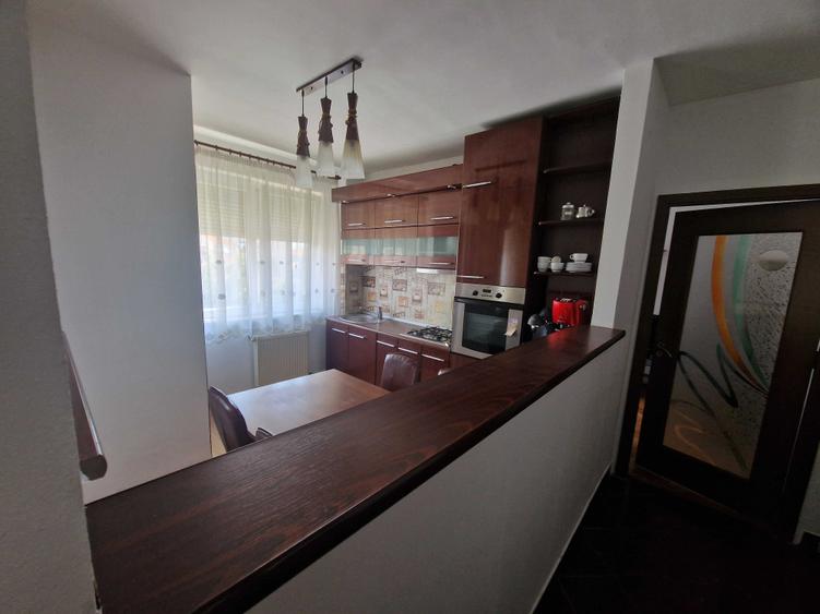 Inchiriez apartament cu 3 camere zona Nufarul - 2