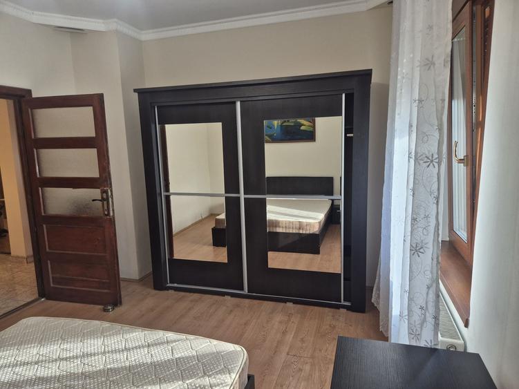 Apartament cu 4 camere decomandat în Chișoda
