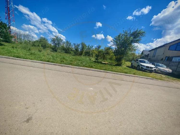 Teren de 2000 mp, în Central