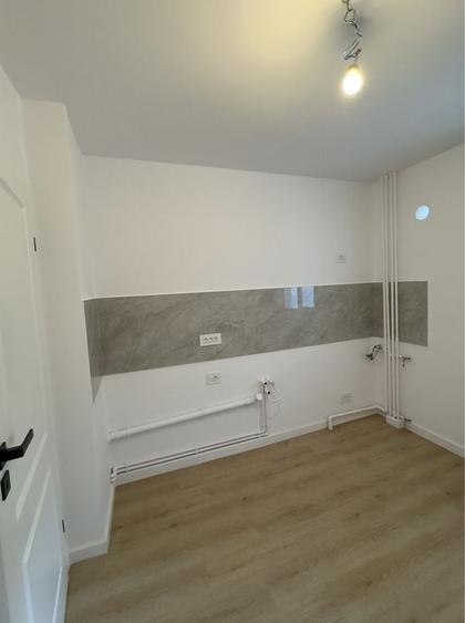 Apartament cu 2 camere decomandat în Tei