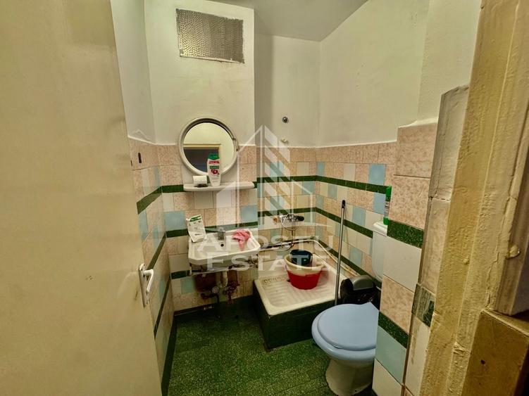 Apartament cu 4 camere decomandat, mobilat în Dâmbovița