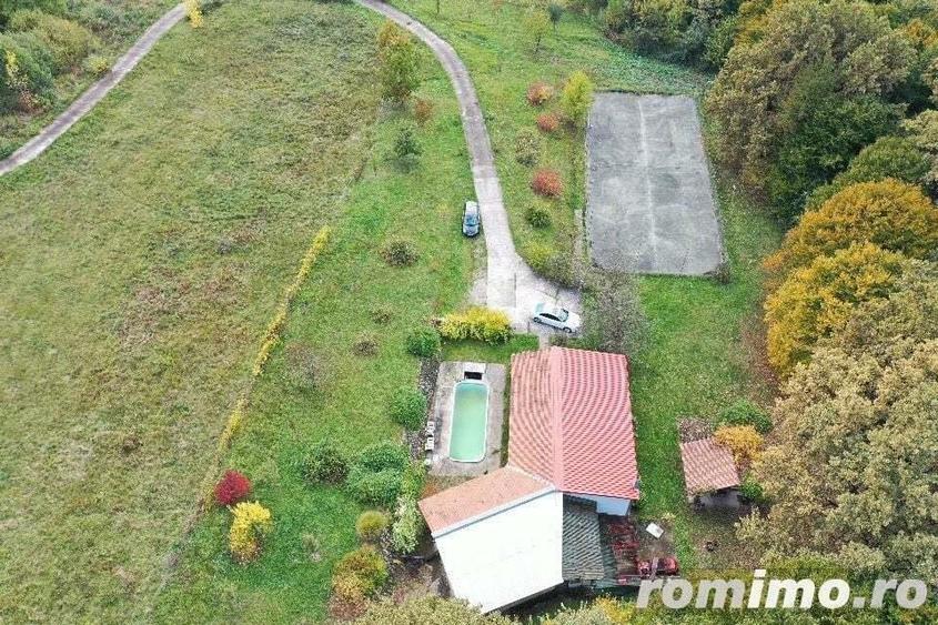 Casă cu 5 camere cu Teren 60875 Mp în Beiuș