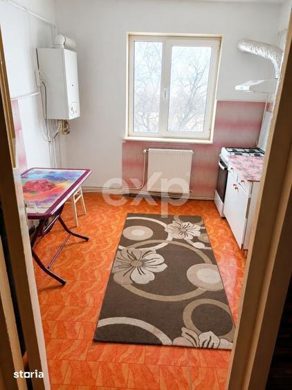 Apartament 2 camere semidecomandat de vanzare, centrala proprie, strad - 6