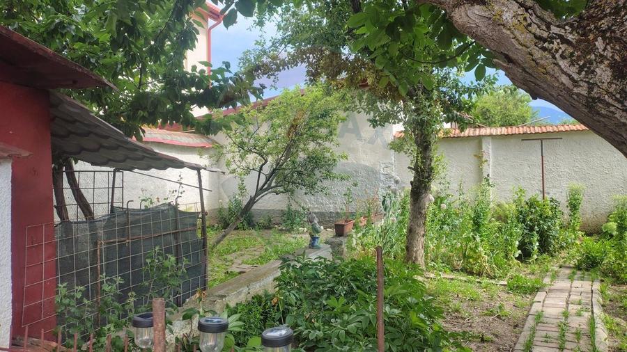 Casă individuală cu 3 camere cu Teren 305 Mp în Central